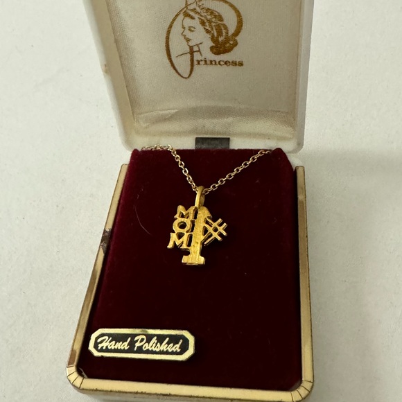 Princess Gold tone #1 Mom 17” Necklace - Picture 4 of 5